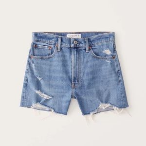 Abercrombie 4” high rise mom jean shorts